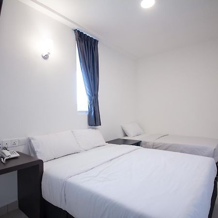 D Nice Hotel Bayan Lepas Exterior photo