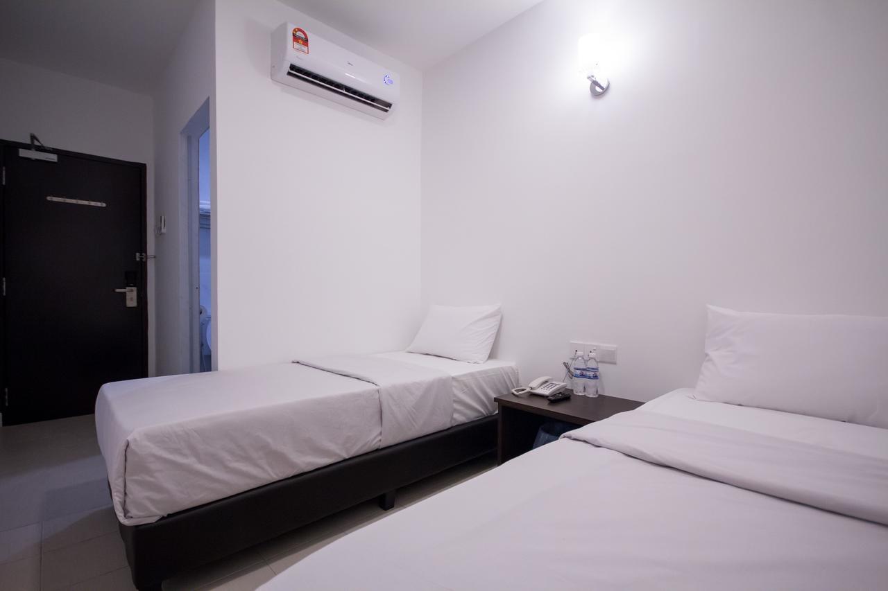 D Nice Hotel Bayan Lepas Exterior photo